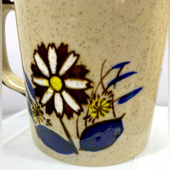 Stoneware Coffee Cup White Brown Cobalt Blue Flower Green Interior Mug Vtg 70s - Picture 10 of 11
